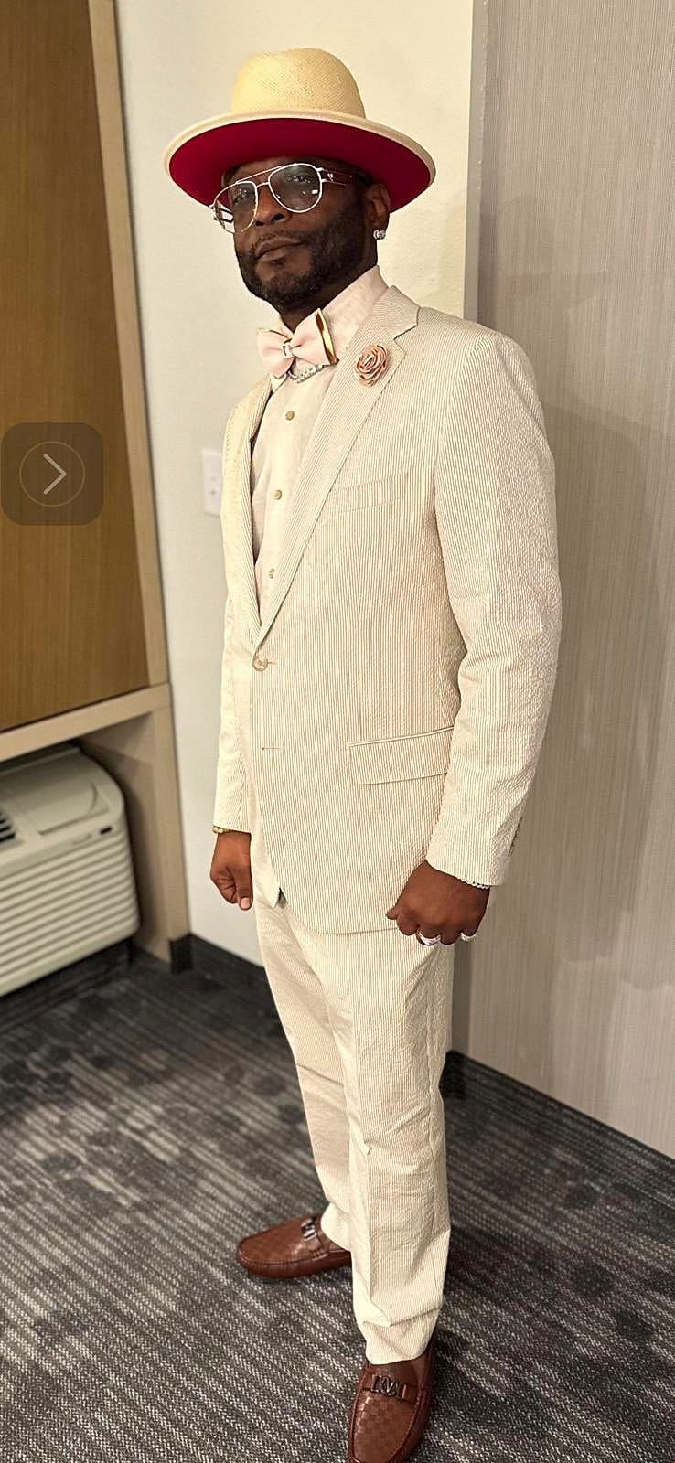 What should men wear to the Kentucky Derby? The Suit Depot What should men wear to the Kentucky Derby? The Suit Depot