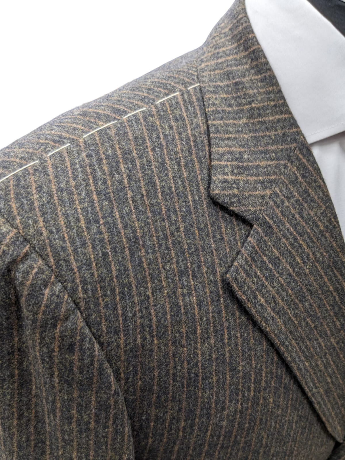 Sartoria Partenopea Mens 40L Brown Pinstriped 3 Button 2 Piece 100% Wool Suit