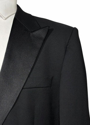 Hugo Boss Solid Black With Satin Peak Lapel Classic Fit Super 100’s Wool 1-Button Tuxedo 44L - The Suit Depot