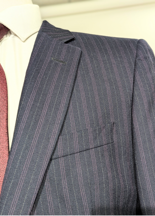 Hugo Boss Navy Blue and Purple Pinstriped Notch Lapels Wool 2-Button Suit 40R