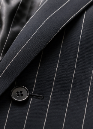 Ralph Lauren Purple Label Black Pinstripe 100% Wool Classic Fit 2-Button Suit 38R