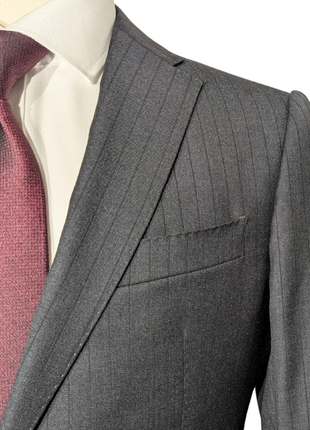 Armani Collezioni M-Line Charcoal Grey Pinstriped Notch Lapel Modern Fit 2 Button Wool Suit - 38R