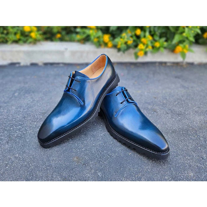 Zapatos de vestir de cuero Oxford con cordones y suela dentada en azul marino para hombre de Carrucci 