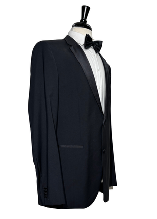 Hugo Boss Solid Black With Satin Notch Lapel Modern Fit Super 100’s Wool 2-Button Tuxedo 42L - The Suit Depot