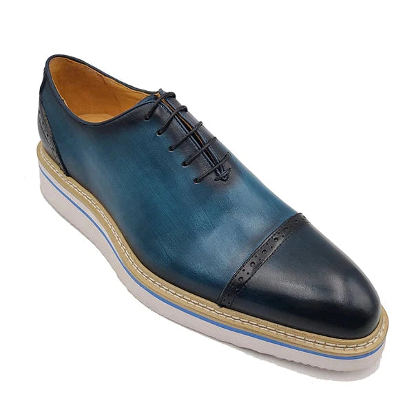 Carrucci Zapatos de vestir de cuero Oxford con punta en dos tonos azul marino y azul para hombre