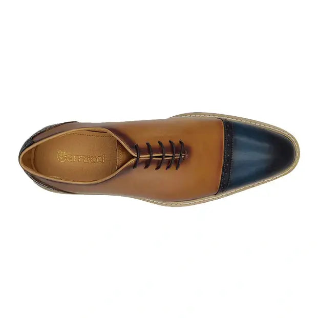 Carrucci Zapatos de vestir de cuero Oxford con punta en dos tonos azul marino y tostado para hombre