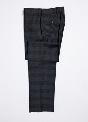 Hugo Boss Charcoal gray Tonal Windowpane Notch Lapel Classic Fit 2-Button Wool Suit 40L