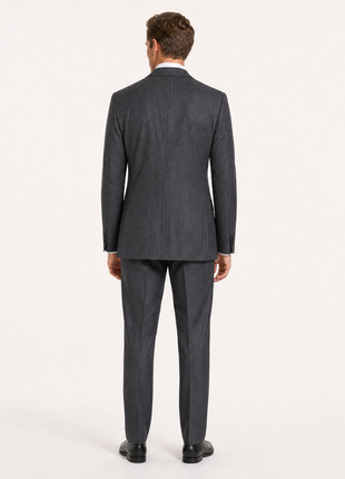 Ermenegildo Zegna Mens Gray Pinstripe Notch Lapel Classic Fit 3-Roll-2.5 Wool Suit - 38R