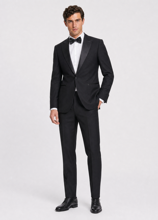 Armani Collezioni M Line Solid Black Classic Fit Peak Lapel 1-Button Wool Tuxedo 36R