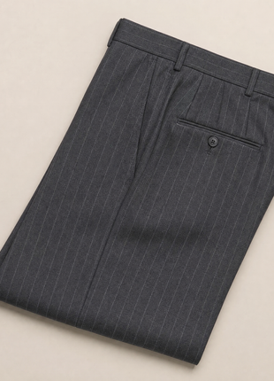 Hickey Freeman Charcoal Pinstripe Notch Lapel Classic Fit 2-Button Wool Suit - 40S